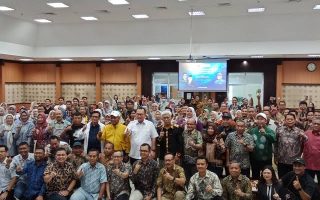 Darurat 'Gelar Kosong': Kenapa Tren Kuliah Jalur AI Agustus 2026 Ini Justru Bikin Sarjana Jadi Pengangguran Paling Panik?