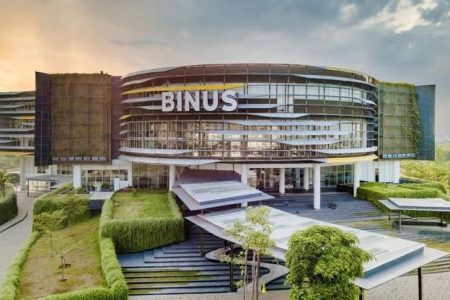 Kampus Tanpa Kuliah Umum: Saat Universitas Swasta Jakarta Oktober 2026 Ganti Dosen Pengajar dengan AI Digital Twin yang Bimbing Mahasiswa 24 Jam Nonstop Lewat Saraf